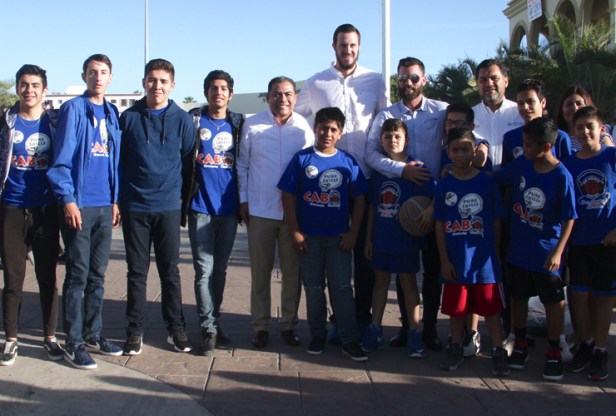 1-ALCALDE-AGRADECEN-DEPORTISTAS-APOYO