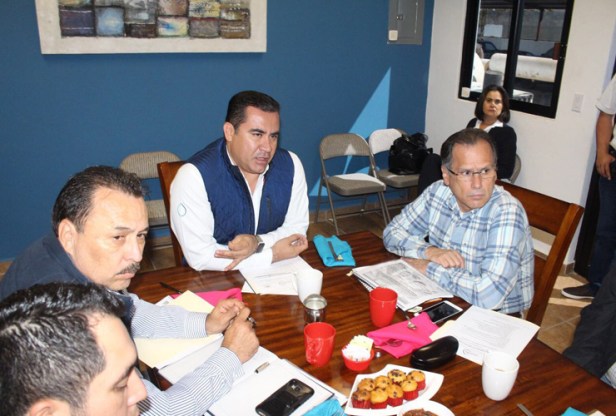 3-agua-potable-mesa-de-trabajo