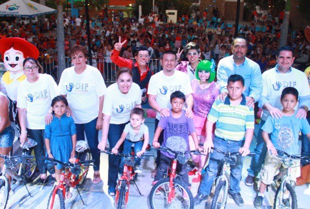 3INICIA-DIF-LOS-CABOS-FESTEJOS-DE-DIA-DEL-NIÑO