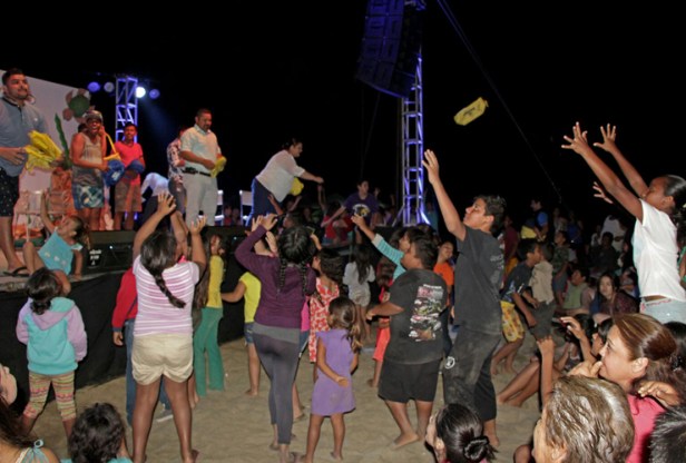 4-MILES-DE-FAMILIAS-DISFRUTAN-DE-ACTIVIDADES-EN-LA-RIBERA