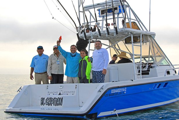 Da-Alcalde-Arturo-De-la-Rosa-Disparo-De-Salida-Del-Tradicional-Torneo-De-Pesca-La-Ribera-2017