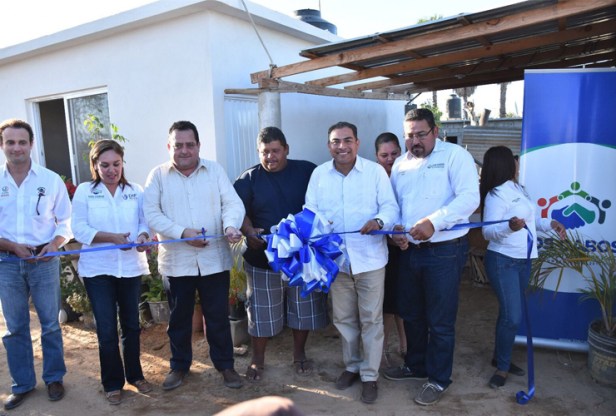 1-ALCALDE-Y-GOBERNADOR-GIRA-ZONA-NORTE-LOS-CABOS