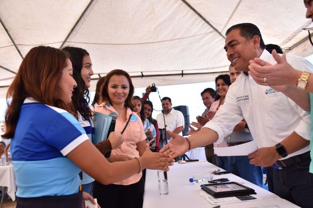 SERVICIOS Y MEJORES CONDICIONES DE VIDA EN COLONIAS POPULARES, COMPROMETE ALCALDE ADRE
