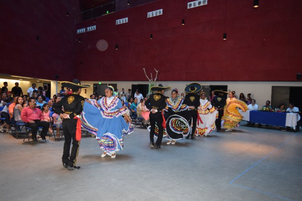 CLAUSURAN TALLERES 2016-2017 DE LA CASA DE LA CULTURA “PROFA. NIEVES TRASVIÑA DE CESEÑA”.JPG