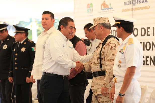 GARANTIZA GOBIERNO DE LOS CABOS TRABAJO DE PREVENCIÓN Y COLABORACION EN MATERIA DE SEGURIDAD ALCALDE.JPG