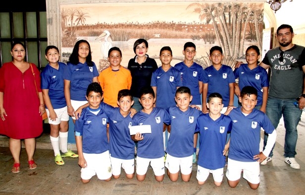 IMPULSAR A DEPORTISTAS DE LOS CABOS PRIORIDAD DEL XII AYUNTAMIENTO ATENCION CIUDADANA.JPG