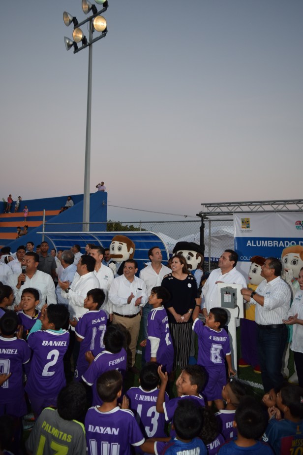 RECUPERAR ESPACIOS DEPORTIVOS EN EL MUNICIPIO DE LOS CABOS, CONTRIBUYE AL PROGRAMA ¨VIVIR EN PAZ¨ ADRE
