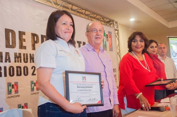 rosalva reconocimiento.jpg