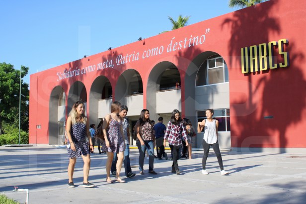 uabcs-estudiantes-alumnos