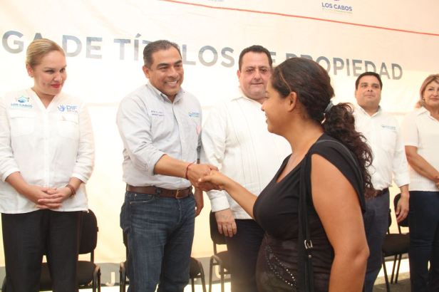 01 ENTREGAN GOBERNADOR Y ALCALDE OBRAS Y ACCIONES PARA BENEFICIO DE LA CIUDADANÍA