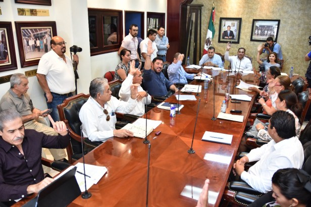 02 AUTORIZA CABILDO POR UNANIMIDAD DOCUMENTO Y SEDE OFICIAL DEL 2º. INFORME DE GOBIERNO .jpg