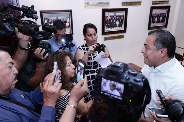 01 SOSTIENE ALCALDE AGENDA DE TRABAJO EN CDMX.jpeg