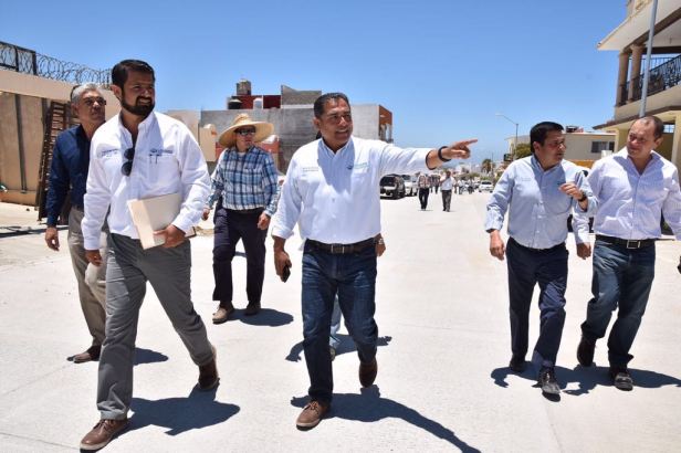 02 ANTES DE CONCLUIR EL AÑO, 700 FAMILIAS DE LEONARDO GASTÉLUM TENDRÁN SU TÍTULO DE PROPIEDAD.jpeg