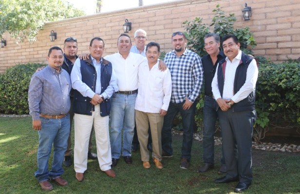 04.-Alcalde Francisco Pelayo sostuvó reunión con directivos del SNTE y autoridades eduactivas, buscando fortalecer el trabajo en favor de la educación en Comondú..jpg