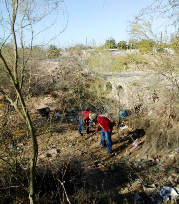 02.- Ayuntamiento de Comondú realiza limpieza de arroyos y refuerza bordos, como medida preventiva ante temporada de lluvias.