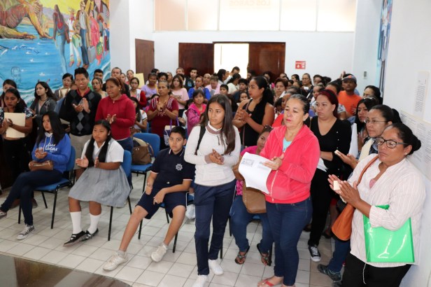 03 PAGO DE BECAS EN LA DELEGACIÓN DE CABO SAN LUCAS