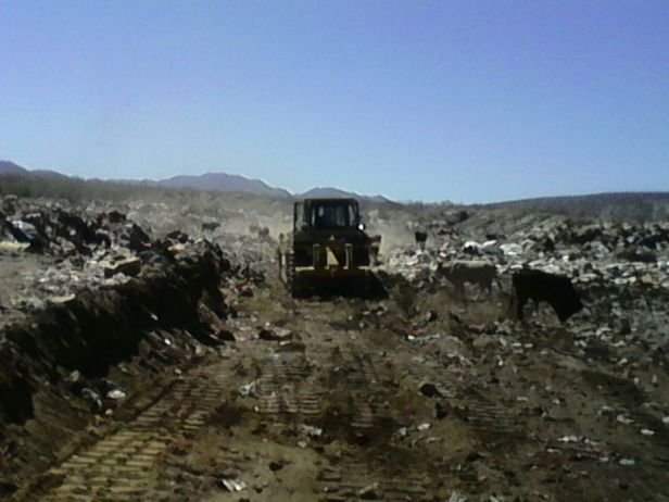 04 REALIZA SERVICIOS PÚBLICOS, TRABAJO PREVENTIVO EN RELLENOS SANITARIOS DE LA ZONA NORTE.jpg