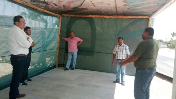 05.-Secretario de Desarrollo, Adrían Cordero recorre Pto. San Carlos para supervisar se cumplan acuerdos de Subcomité Municipal de Pesca para temporada de almeja catarina.