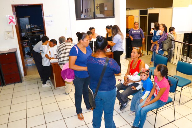 ATENCIÓN A CIUDADANOS DE MANERA REGULAR EN DELEGACIÓN DE CABO SAN LUCAS.JPG