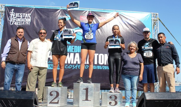 Premiacion 21K Libre Femenil.JPG
