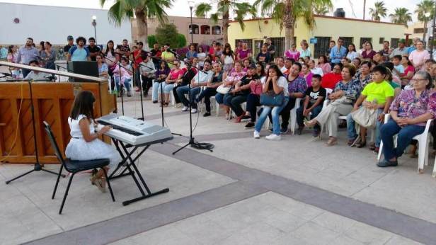 01.- Con presentación de programa musical, a cargo de mismo alumnos, Escuela de Música Vitalina Ayala, clausura su curso 2017.2018.