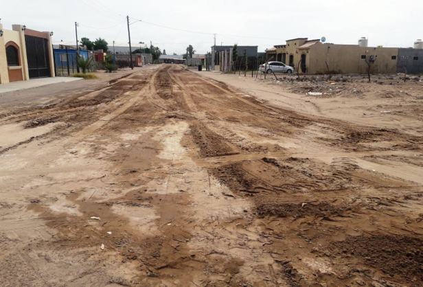 01.- Programa de arreglo de calles en diversas colonias de Cd. Constitución y comunidades es permanente .