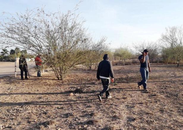 02.- Con Maquinaria y personal del ayuntamiento se relaiza limpieza en alrededor del CERESO local, para mejorar imagen urbana.