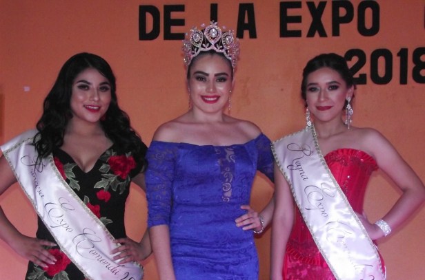 02.- Mariely I, reina actual, con  Ángeles y Johana, las dos participantes a reina de la Expo comondú 2018..jpg