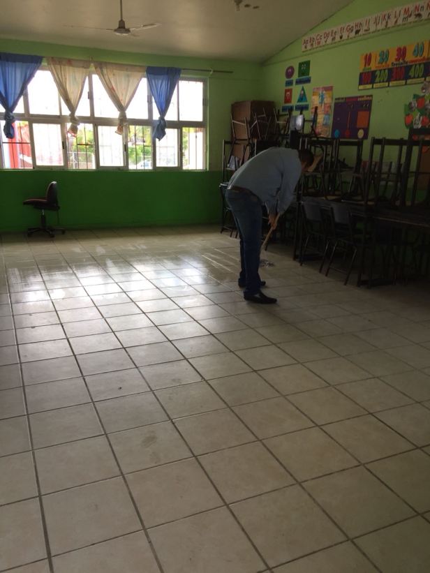 04 SE REALIZARON TRABAJO DE LIMPIEZA EN ESCUELAS QUE FUERON REFUGIOS TEMPORALES .jpeg