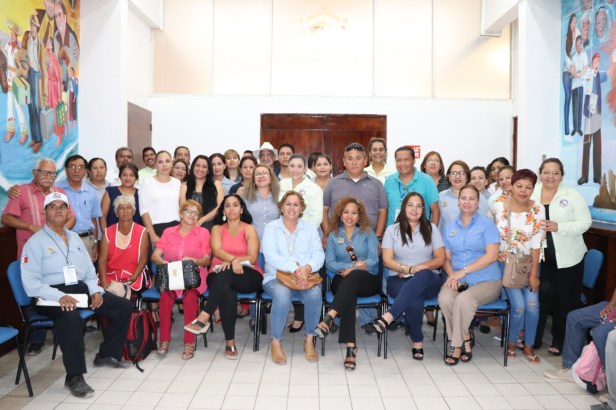 04 SOSTIENEN REUNIÓN EMPLEADOS DE CSL CON EL SINDICATO DE BURÓCRATAS