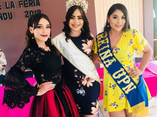 05.-Erica, estudiante del COBACH 05 y ángeles, estudiante de UPN, aspiran a suceder a Mariely I como reina de la Expo Comdú 2018.