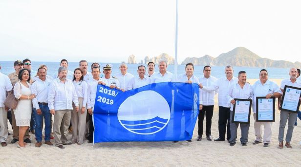 01 entregan 19 galardones blue flalg.jpg