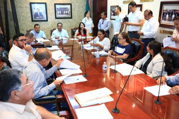 01 SE AUTORIZA LA CONFORMACIÓN DE LA COMISIÓN MIXTA PARA VIGILANCIA DEL PROCESO ENTREGA-RECEPCIÓN MV.jpeg