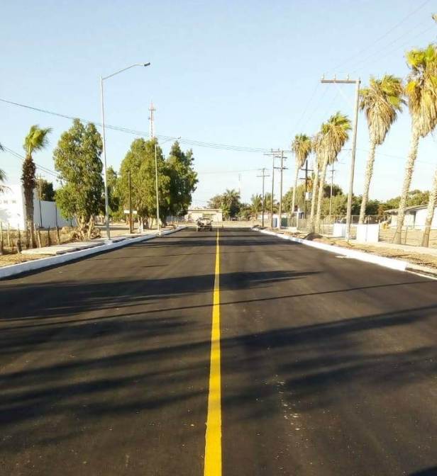 02.- Ayuntamiento de Comondú pavimenta la calle Mazatlán en Puerto San Carlos..JPG