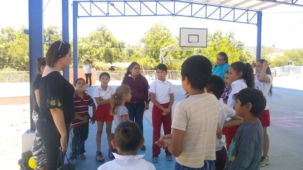 03 TRABAJA INMUJERES EN TEMAS DE EDUCACIÓN PARA LA PAZ EN ESCUELAS DEL MUNICIPIO.jpeg