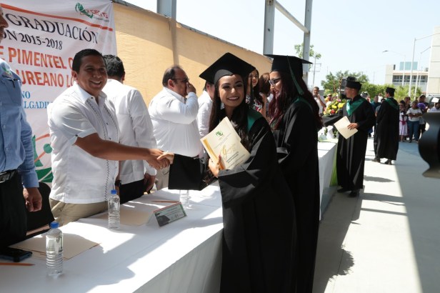 05 CONCLUYEN ESTUDIOS 180 ALUMNOS DE CECYTE #07