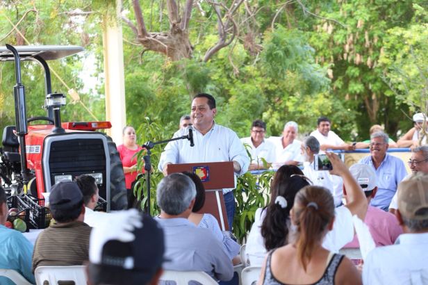 PRINCIPAL CMD ENTREGA DE APOYOS