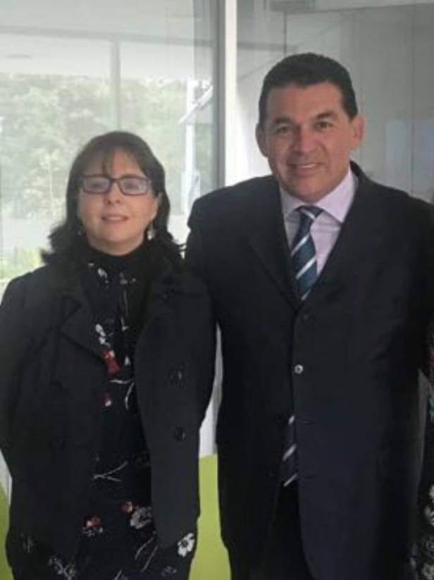 RUBEN MUÑOZ CON LA DIR. CONACYT