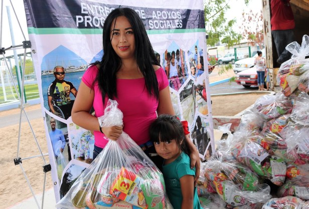 STDS ENTREGA APOYO ALIMENTARIO LPZ (3).JPG