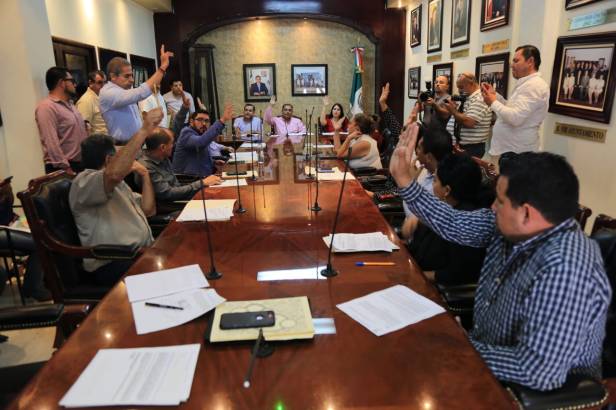 01 SE APRUEBAN TODOS LOS PUNTOS DE ACUERDO EN SESIÓN PÚBLICA EXTRAORDINARIA DE CABILDO.jpeg