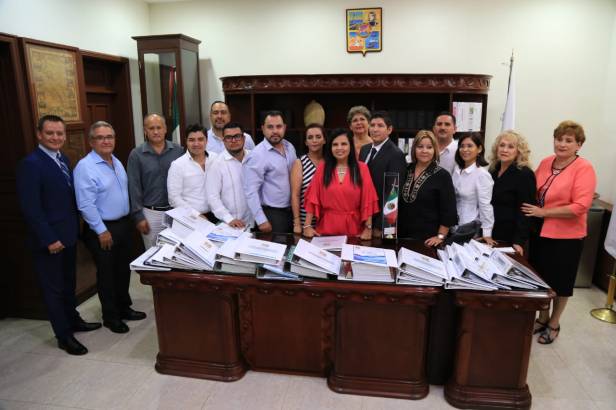02 REALIZAN DE MANERA FÍSICA LA ENTREGA – RECEPCIÓN A LA XIII ADMINISTRACIÓN MUNICIPAL .jpeg