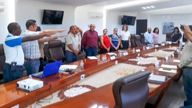 01 TOMAN PROTESTA COORDINADORES DEL INSTITUTO DEL DEPORTE DEL MUNICIPIO DE LOS CABOS ..jpg