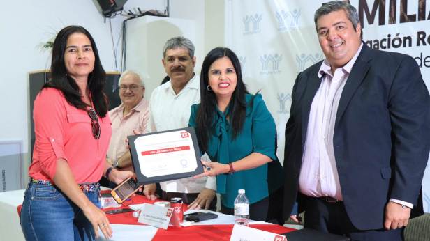 02 COMPROMISO DE LOS 3 NIVELES DE GOBIERNO BRINDAR UNA VIVIENDA DIGNA, SEGURA Y GARANTIZAR LOS SERVICIOS- ARMIDA CASTRO.jpg