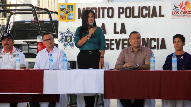02 GOBIERNO DE LOS CABOS OTORGA MÉRITO POLICIAL A LA PERSEVERANCIA.