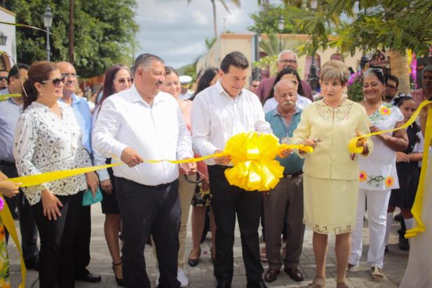 CEREMONIA CÍVICA E INAUGURACIÓN FERIA (2).jpeg