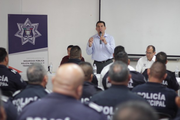 REUNIÓN POLICÍAS (1).JPG