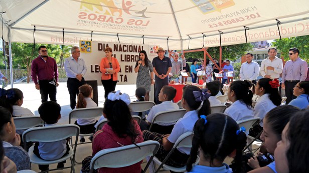 02 CON LECTURAS EN VOZ ALTA, GOBIERNO MUNICIPAL CELEBRA EL DÍA NACIONAL DEL LIBRO...jpg