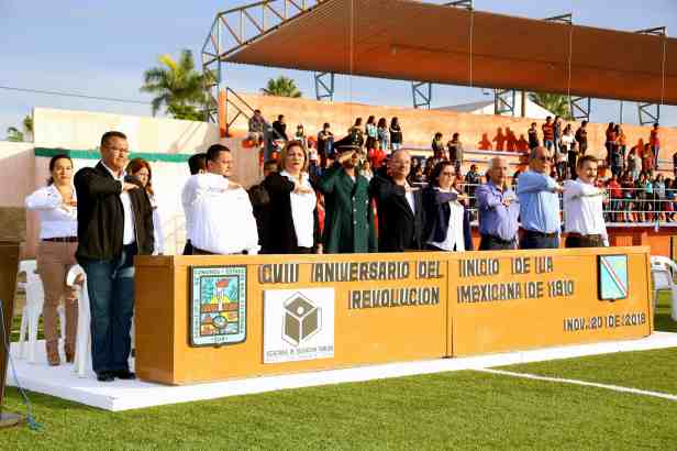 acto civico desfile del 20