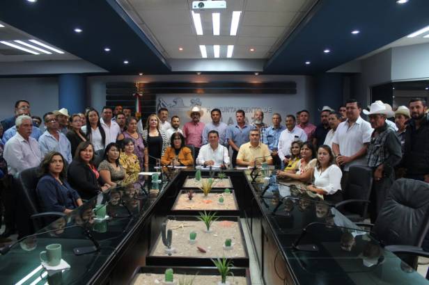 TOMA DE PROTESTA  (2).jpeg