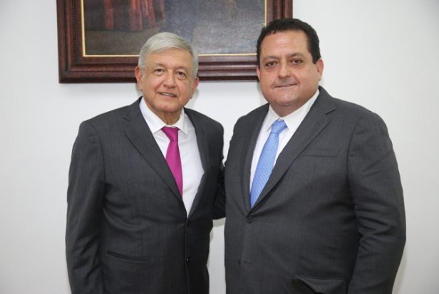 carlos mendoza y lopez obrador.jpg